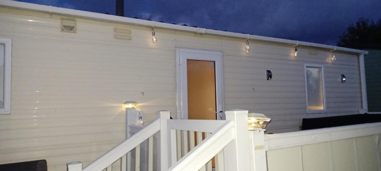 I & K Static Caravan Hire Sited On Winkups Towyn North Wales With Free Wi-Fi And Netflix Kinmel Bay Exterior photo